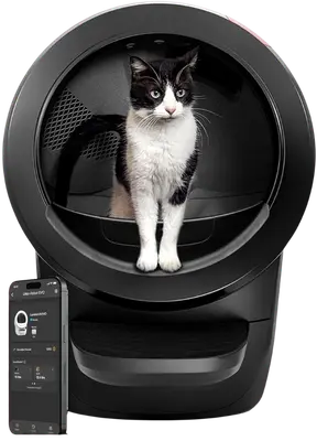 Litter-Robot 4 with front step and enclosed rotating litter chamber